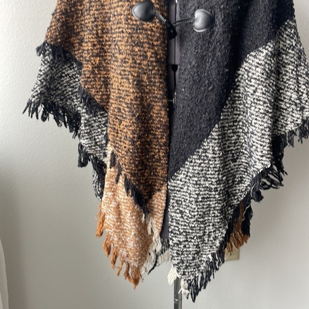 New Directions shawl wrap Border Boucle toggle wrap black brown softgirl - Picture 2 of 9